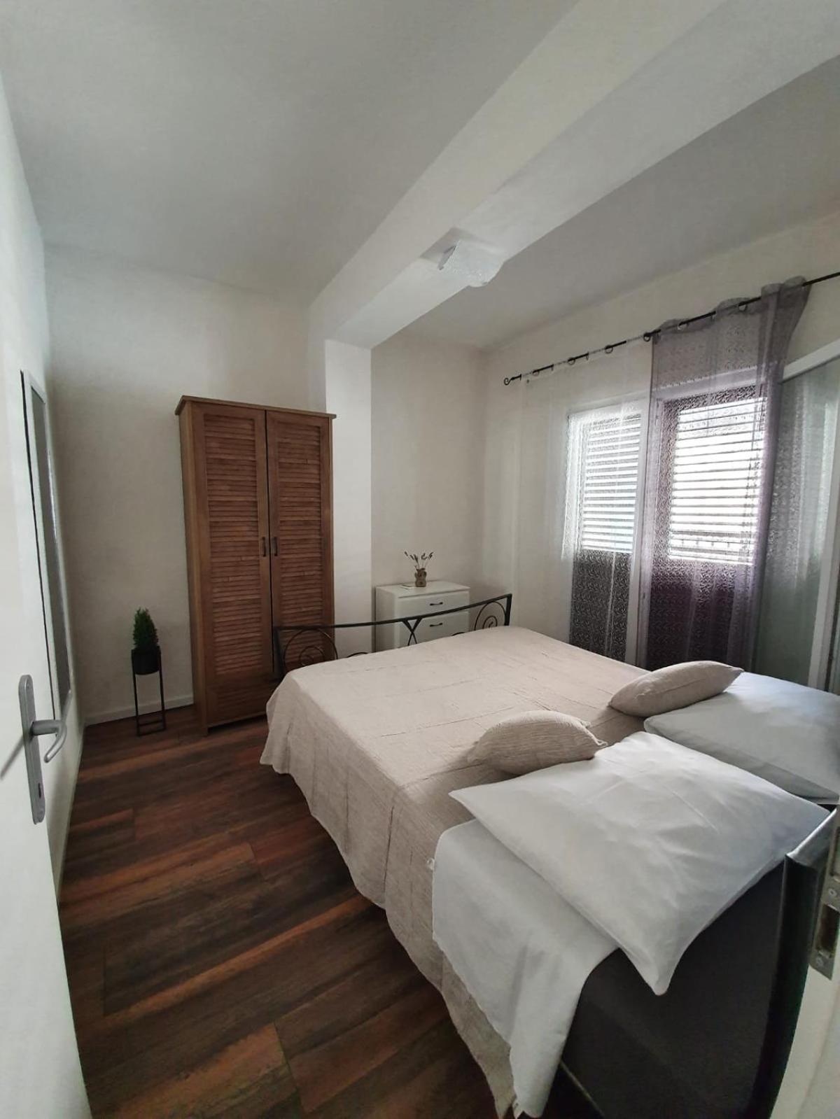 Apartments Kut Vis Ruang foto